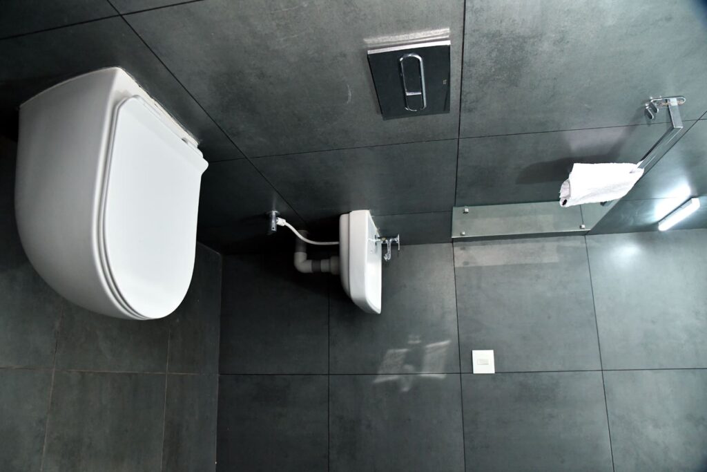 clean-&-hygienic-bathroom