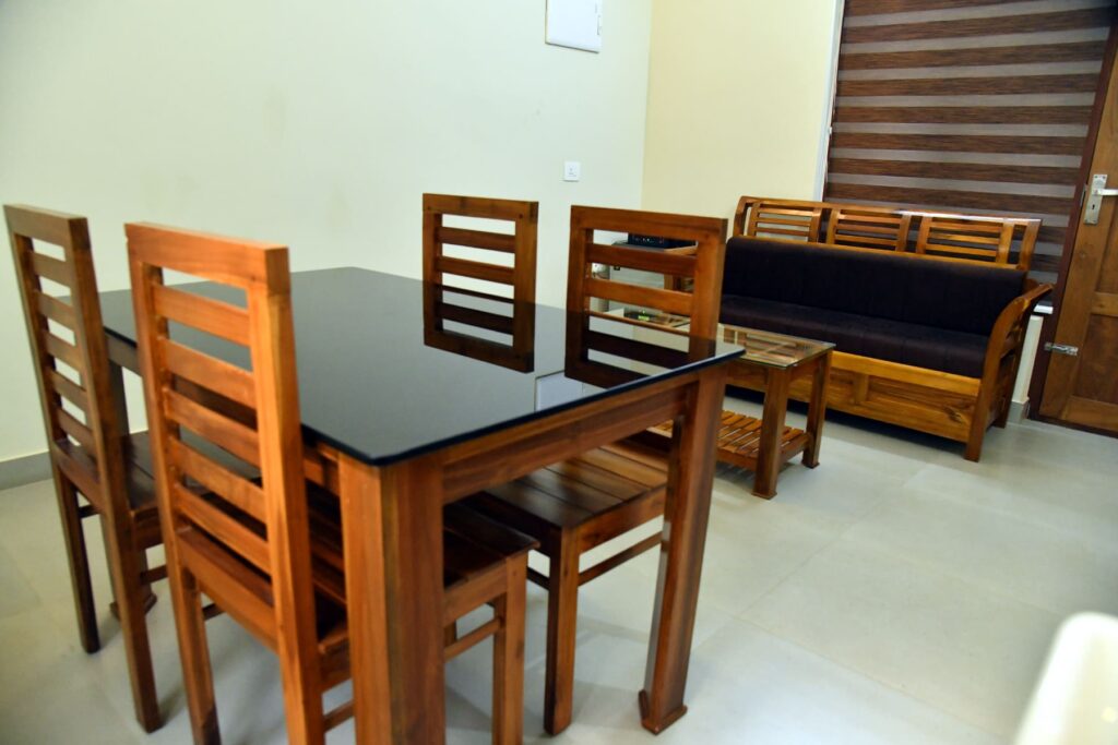 simple-clean-dinning-area