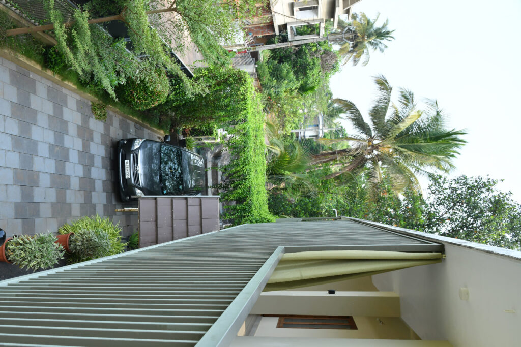 spacious-car-parking-facility